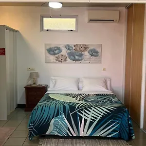  Guest house Damyr Place