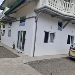  Hostel Laure